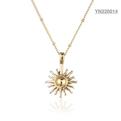 Collar con colgante de sol de Grecia antigua Collar de acero inoxidable chapado en oro de 18 quilates para mujer